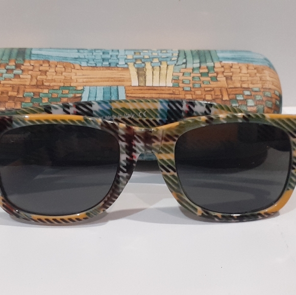 RayBan wayfarer plaid sunglasses - Picture 2 of 8